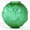 Vase « Formose » verre vert émeraude patiné blanc de René LALIQUE | Biron |||||||