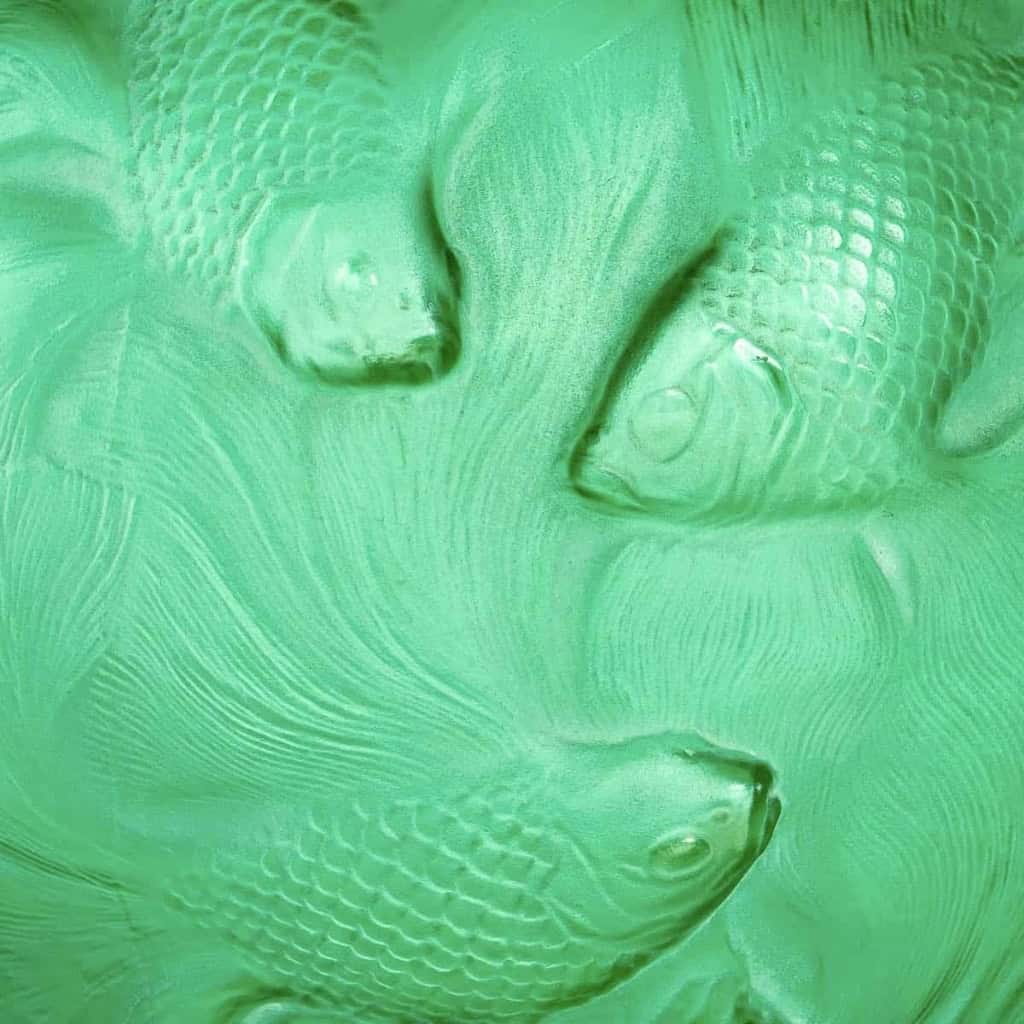 Vase « Formose » verre vert émeraude patiné blanc de René LALIQUE | Biron Vase "Formose" verre vert émeraude patiné blanc de René LALIQUE