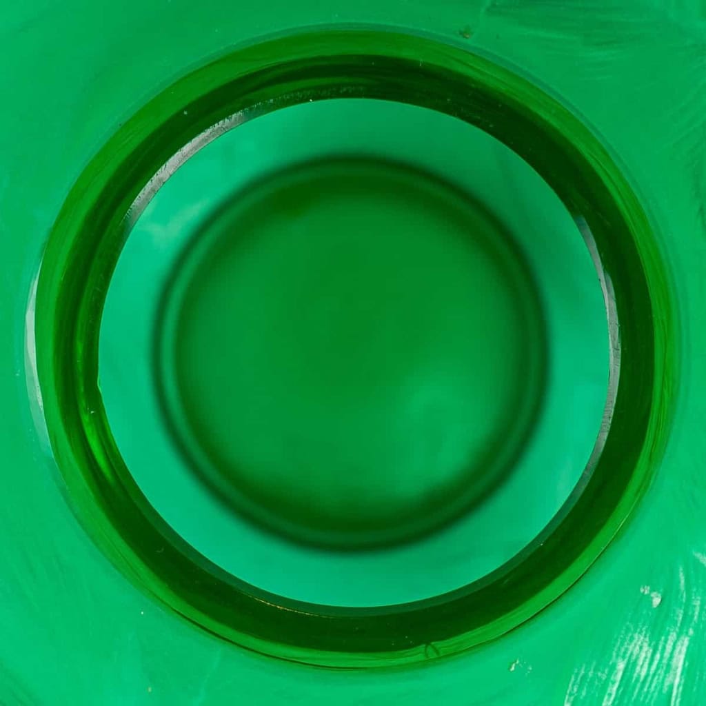 Vase « Formose » verre vert émeraude patiné blanc de René LALIQUE | Biron Vase "Formose" verre vert émeraude patiné blanc de René LALIQUE