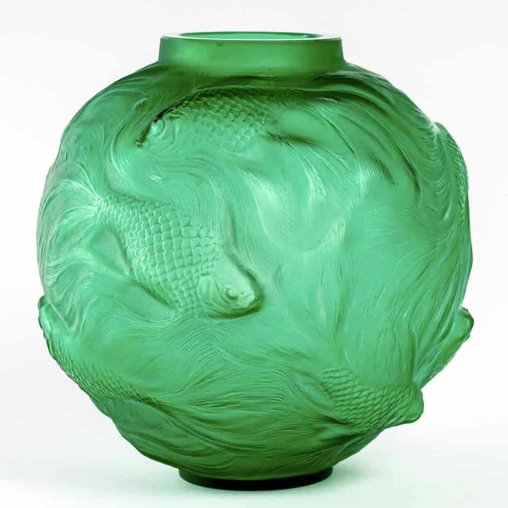 Vase « Formose » verre vert émeraude patiné blanc de René LALIQUE | Biron Vase "Formose" verre vert émeraude patiné blanc de René LALIQUE