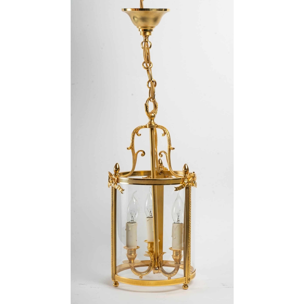 Paire de lanternes de style Louis XVI. | Biron Paire de lanternes de style Louis XVI.