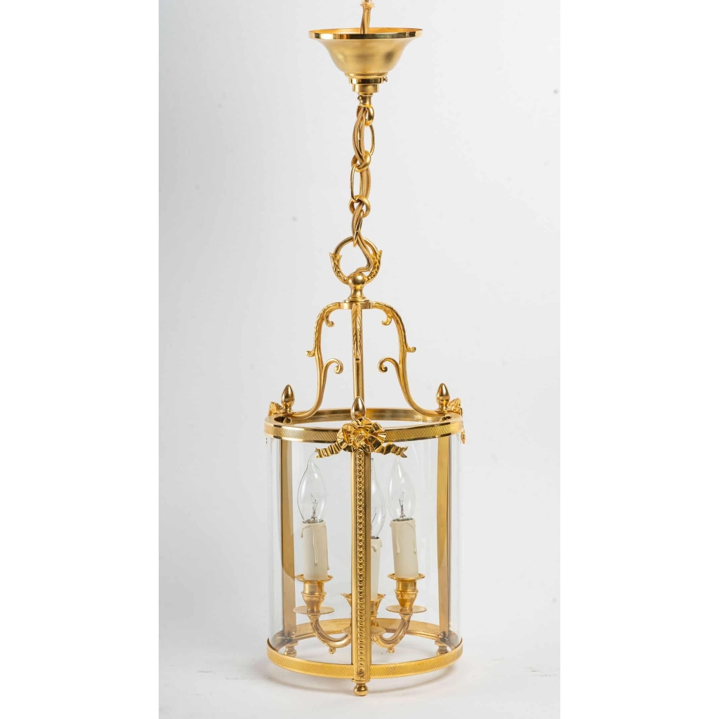 Paire de lanternes de style Louis XVI. | Biron Paire de lanternes de style Louis XVI.