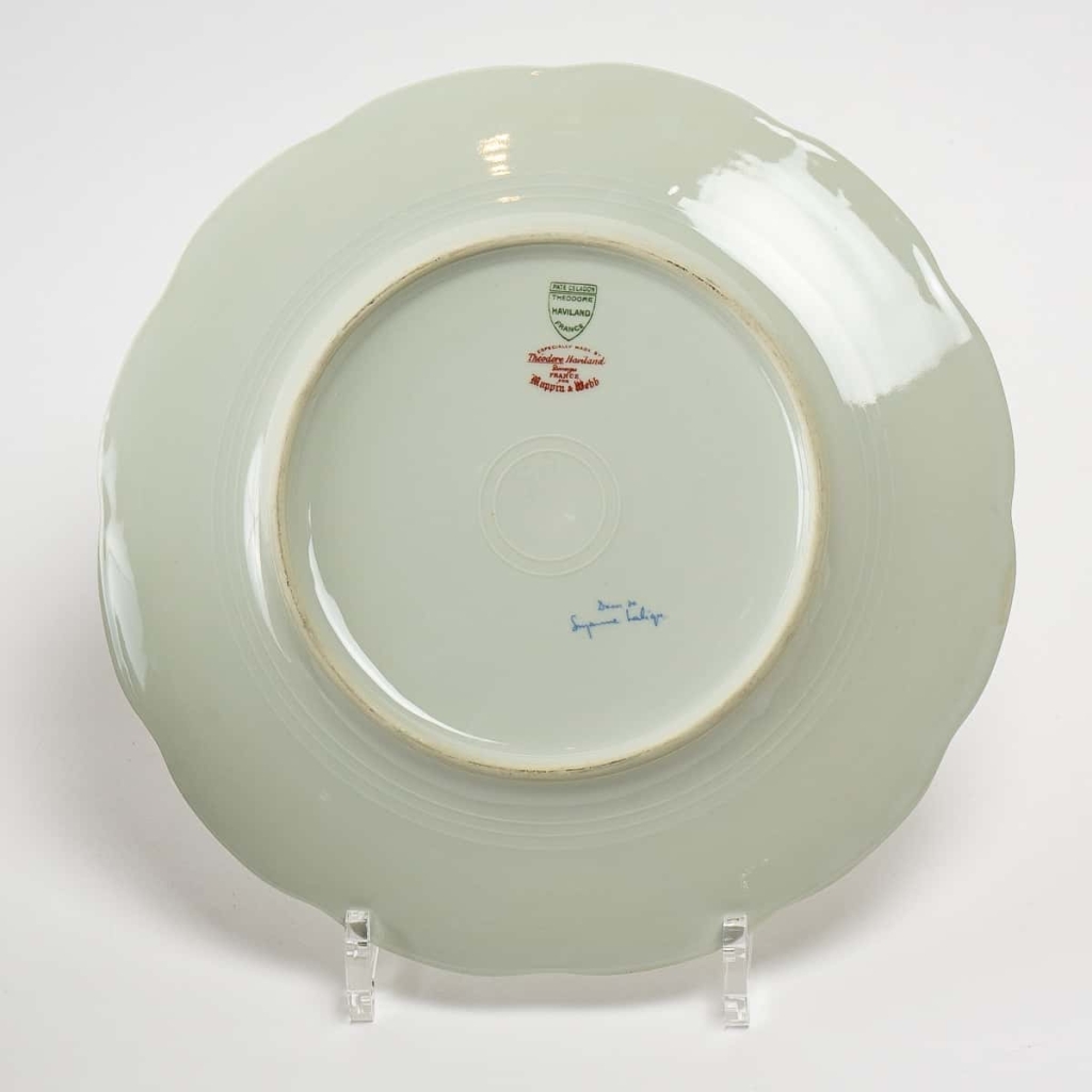 Suite de 12 Assiettes "Nicole" porcelaine celadon de HAVILAND d'après un dessin de Suzanne LALIQUE