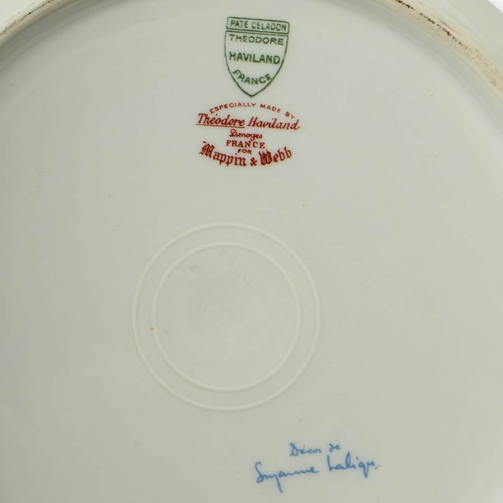 Suite de 12 Assiettes "Nicole" porcelaine celadon de HAVILAND d'après un dessin de Suzanne LALIQUE