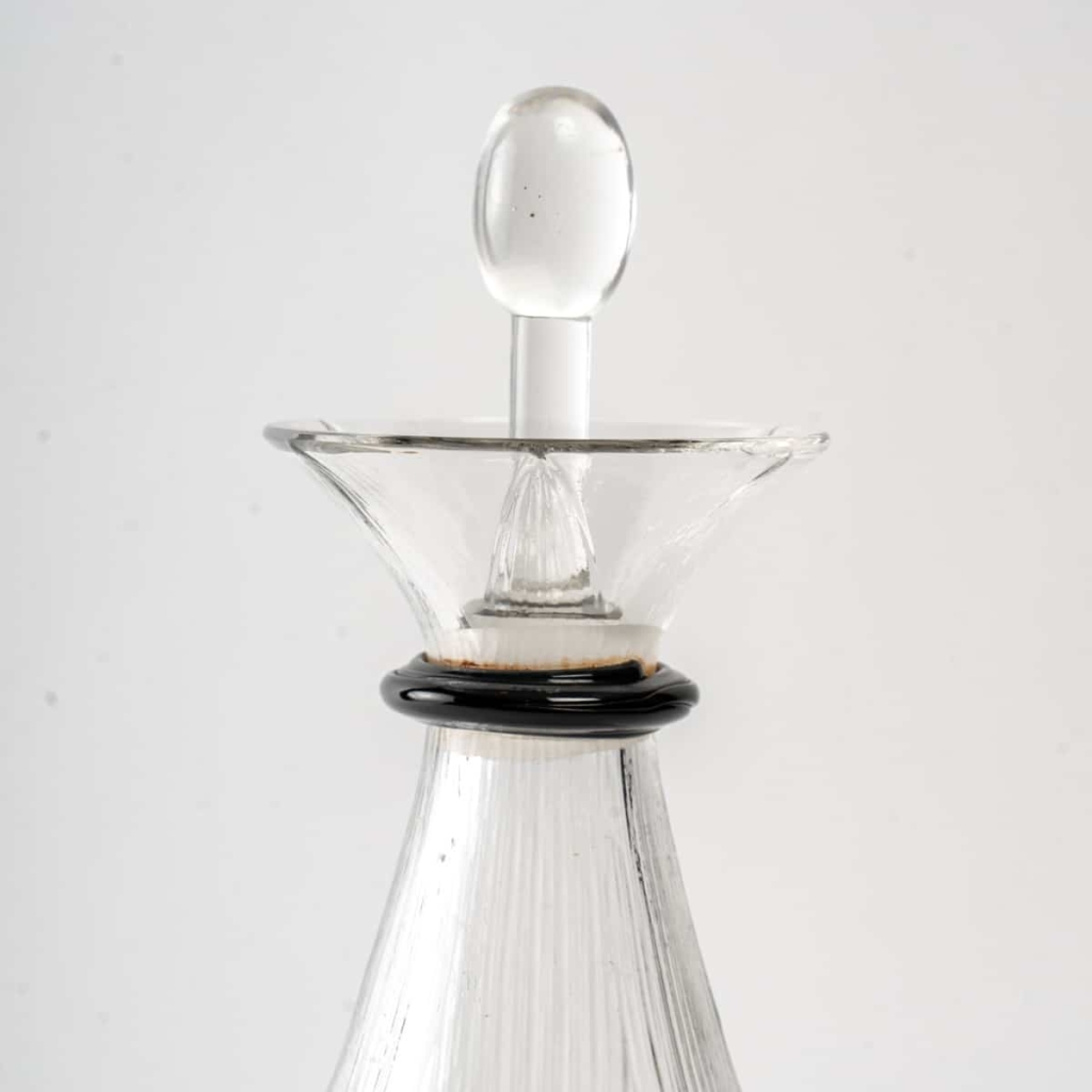 Carafe « Sélestat » verre blanc et verre noir de René LALIQUE | Biron Carafe "Sélestat" verre blanc et verre noir de René LALIQUE