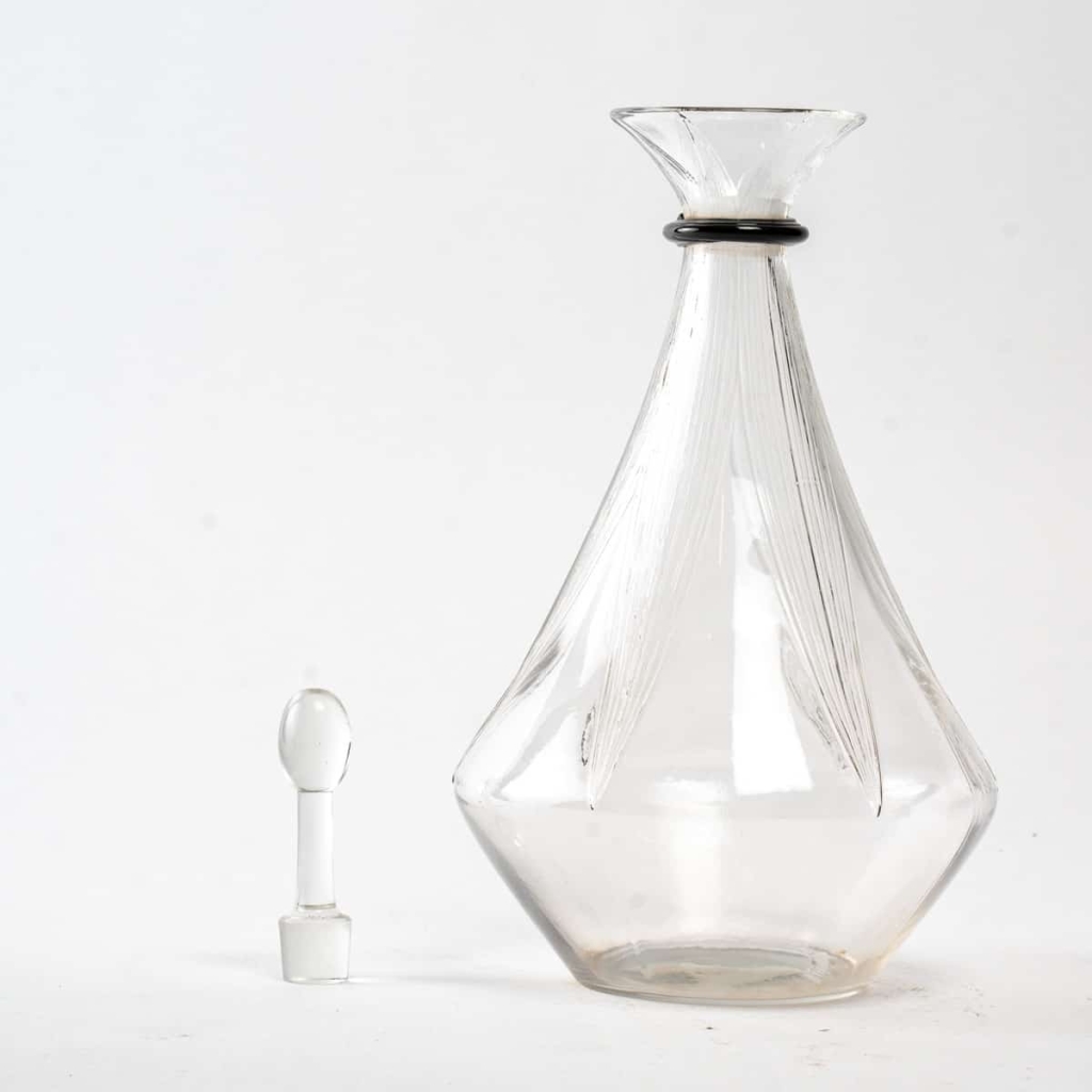 Carafe « Sélestat » verre blanc et verre noir de René LALIQUE | Biron Carafe "Sélestat" verre blanc et verre noir de René LALIQUE