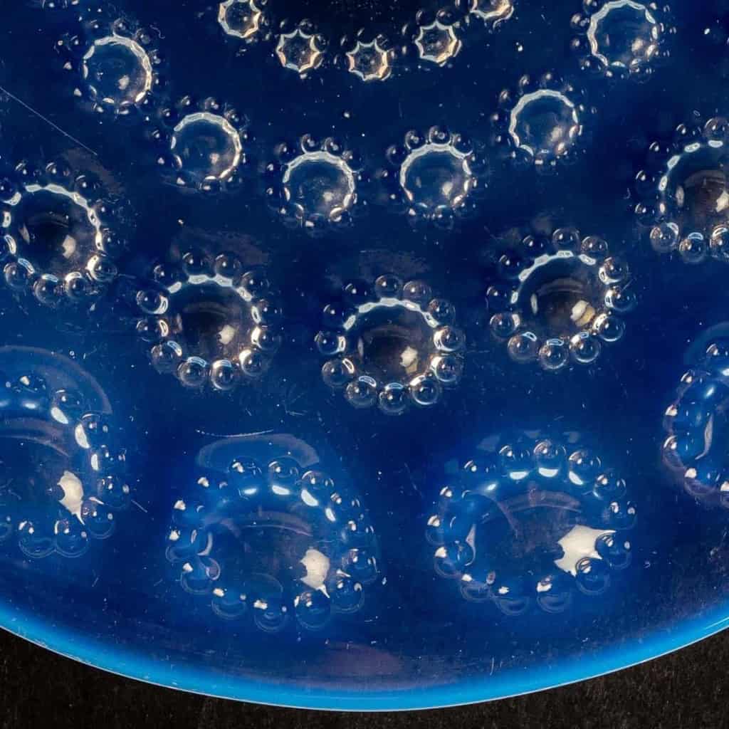 Suite de 12 Assiettes "Asters" verre opalescent de René LALIQUE