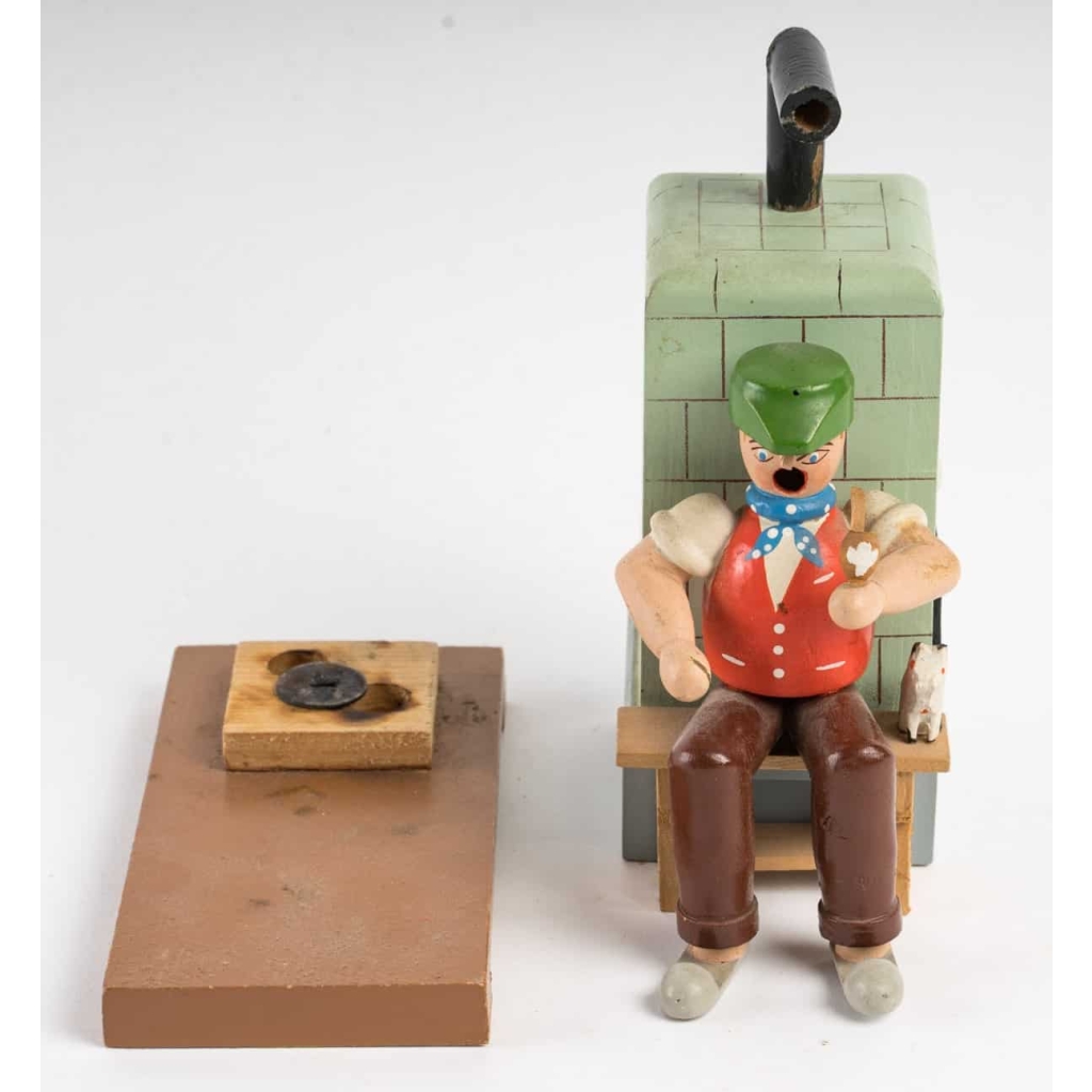 Supporte à Bougie, Art populaire, Bois sculpté, 1950. | Biron Supporte à Bougie, Art populaire, Bois sculpté, 1950.