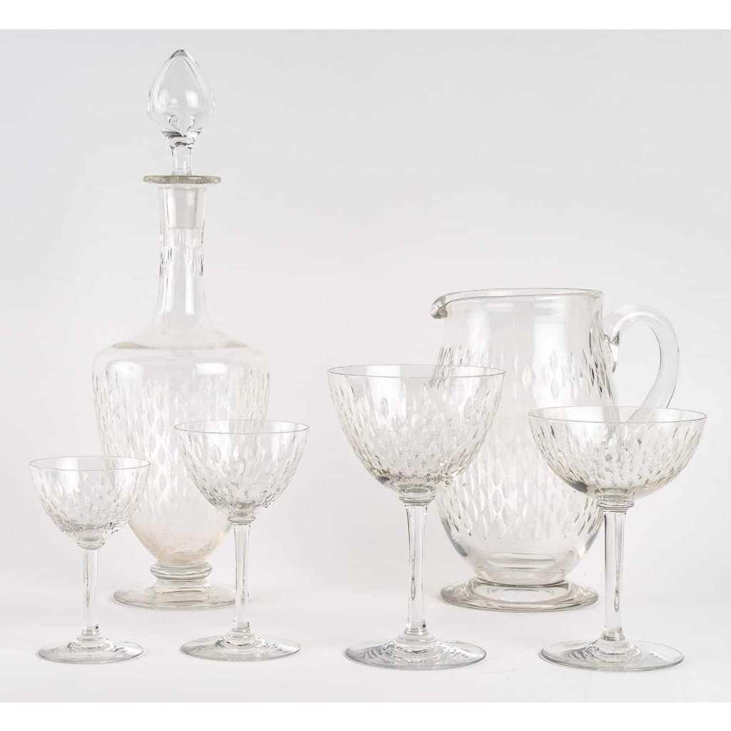 Service « Paris » cristal blanc taillé – 42 Pièces (40 Verres + 1 Carafe + 1 Pichet) de BACCARAT | Biron Service "Paris" cristal blanc taillé - 42 Pièces (40 Verres + 1 Carafe + 1 Pichet) de BACCARAT