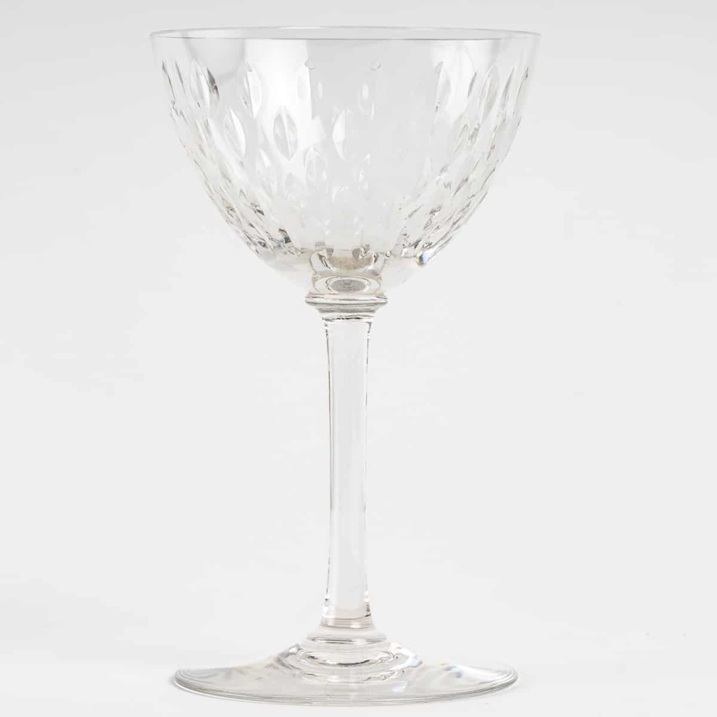 Service « Paris » cristal blanc taillé – 42 Pièces (40 Verres + 1 Carafe + 1 Pichet) de BACCARAT | Biron Service "Paris" cristal blanc taillé - 42 Pièces (40 Verres + 1 Carafe + 1 Pichet) de BACCARAT