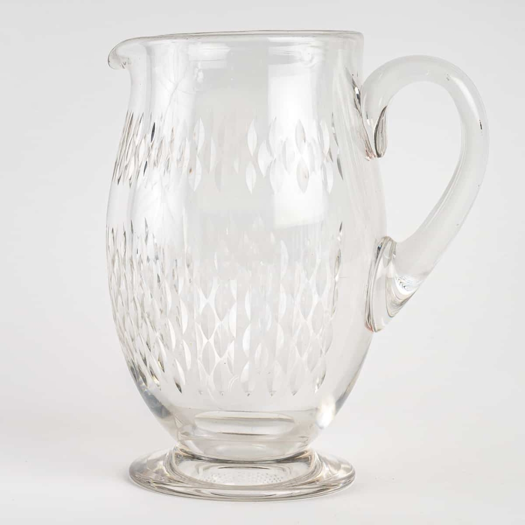 Service « Paris » cristal blanc taillé – 42 Pièces (40 Verres + 1 Carafe + 1 Pichet) de BACCARAT | Biron Service "Paris" cristal blanc taillé - 42 Pièces (40 Verres + 1 Carafe + 1 Pichet) de BACCARAT