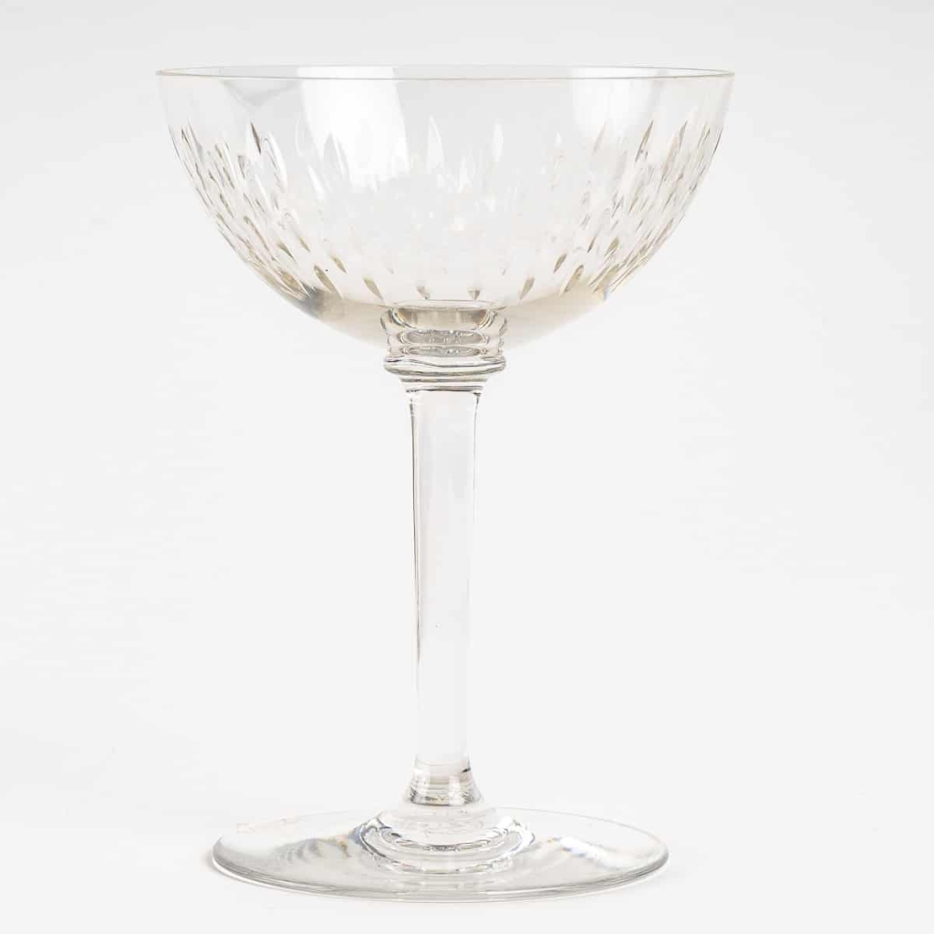 Service « Paris » cristal blanc taillé – 42 Pièces (40 Verres + 1 Carafe + 1 Pichet) de BACCARAT | Biron Service "Paris" cristal blanc taillé - 42 Pièces (40 Verres + 1 Carafe + 1 Pichet) de BACCARAT