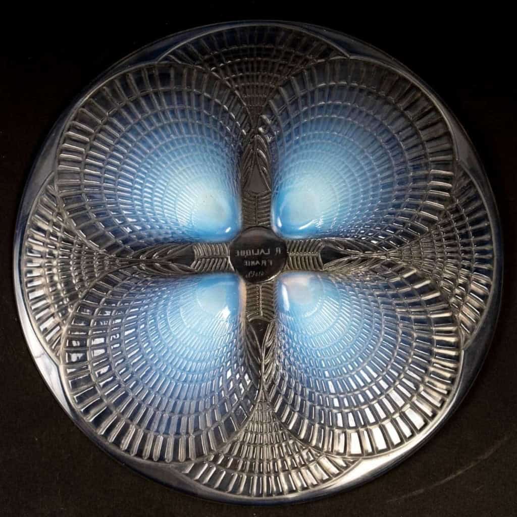 Assiette Plat « Coquilles » verre opalescent de René LALIQUE | Biron Assiette Plat "Coquilles" verre opalescent de René LALIQUE
