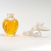 Flacon Géant « L’Air du Temps » cristal blanc avec parfum d’origine de Marc LALIQUE pour Nina RICCI | Biron Flacon Géant "L'Air du Temps" cristal blanc avec parfum d'origine de Marc LALIQUE pour Nina RICCI