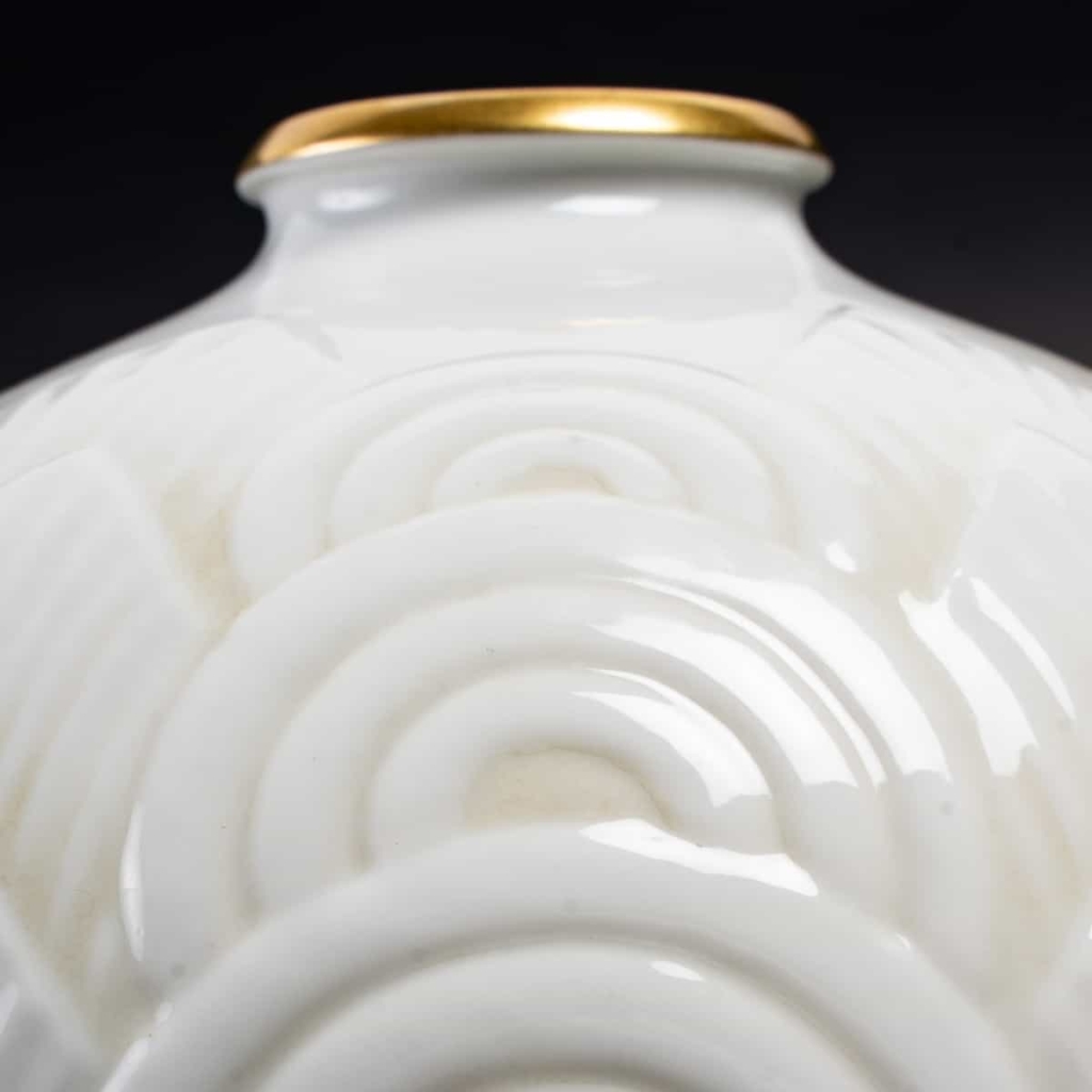 Vase boule porcelaine émaillée de SEVRES décor de Marcel PRUNIER | Biron Vase boule porcelaine émaillée de SEVRES décor de Marcel PRUNIER