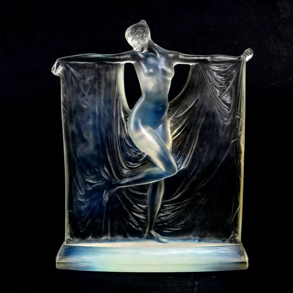 Statuette « Suzanne » verre opalescent de René LALIQUE | Biron Statuette "Suzanne" verre opalescent de René LALIQUE