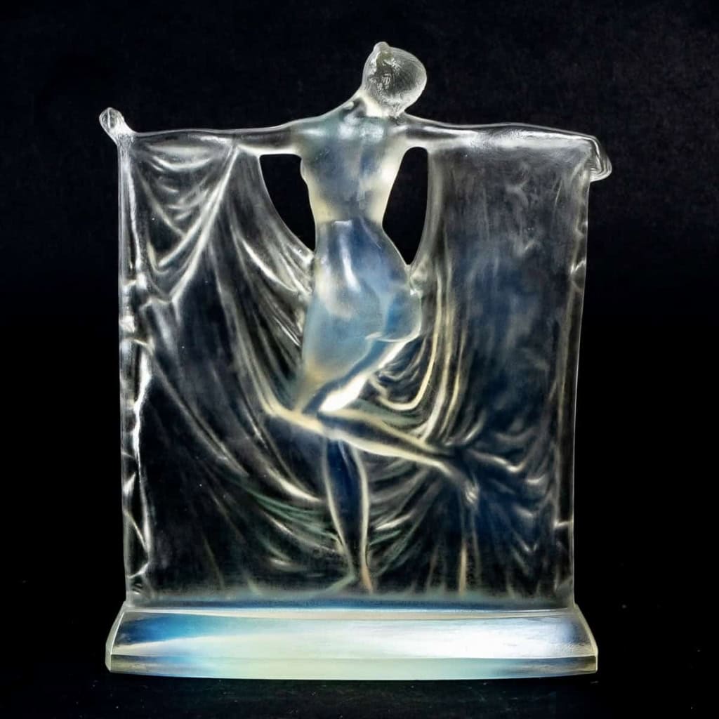 Statuette « Suzanne » verre opalescent de René LALIQUE | Biron Statuette "Suzanne" verre opalescent de René LALIQUE