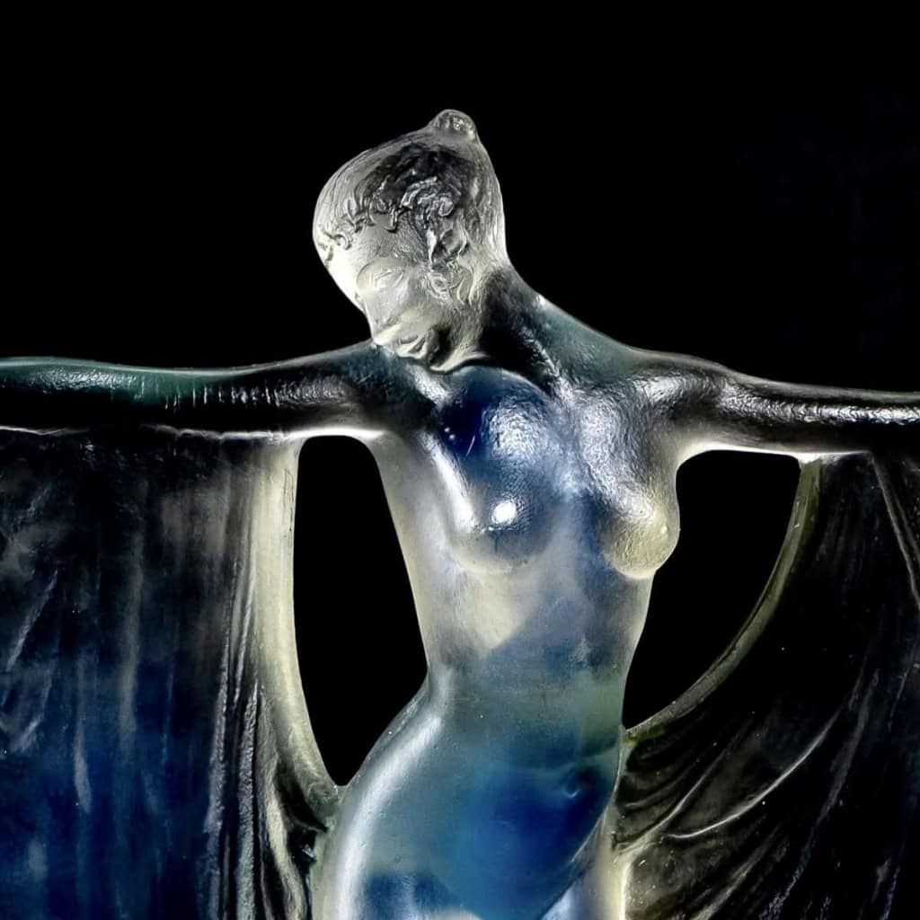 Statuette « Suzanne » verre opalescent de René LALIQUE | Biron Statuette "Suzanne" verre opalescent de René LALIQUE