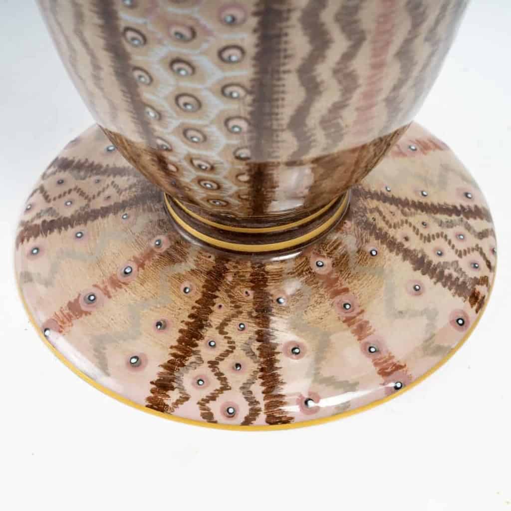 Vase conique porcelaine émaillée de SEVRES décor de Jean LUCE | Biron Vase conique porcelaine émaillée de SEVRES décor de Jean LUCE