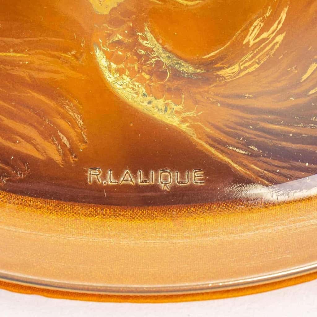 Boîte « Cyprins » verre jaune opalescent – vase satin orange de René LALIQUE | Biron Boîte « Cyprins » verre jaune opalescent - vase satin orange de René LALIQUE