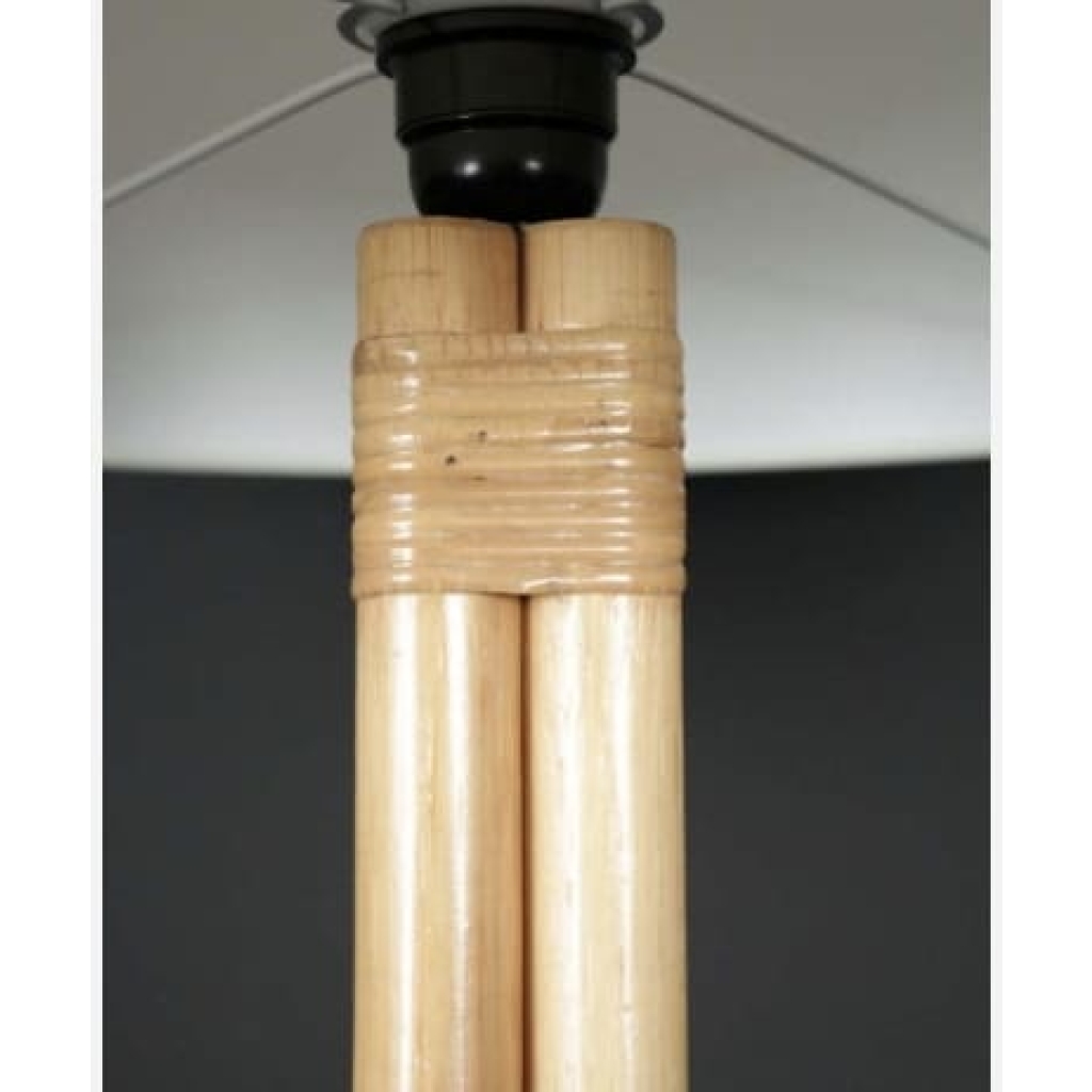 1950 Lampadaire Louis Sognot en rotin. | Biron 1950 Lampadaire Louis Sognot en rotin.