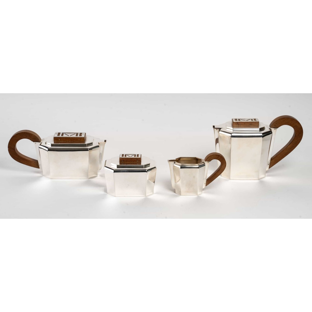 Service à Thé Et à Café à Pans Coupés Argent Massif Et Noyer de 1937 Jean E. PUIFORCAT | Biron Service à Thé Et à Café à Pans Coupés Argent Massif Et Noyer de 1937 Jean E. PUIFORCAT
