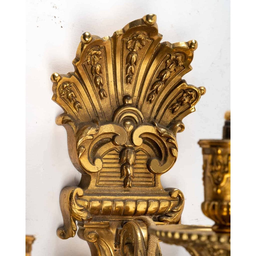 Série de 4 appliques Bronze doré poli vernis or style Louis XIV , 3 branches lumière