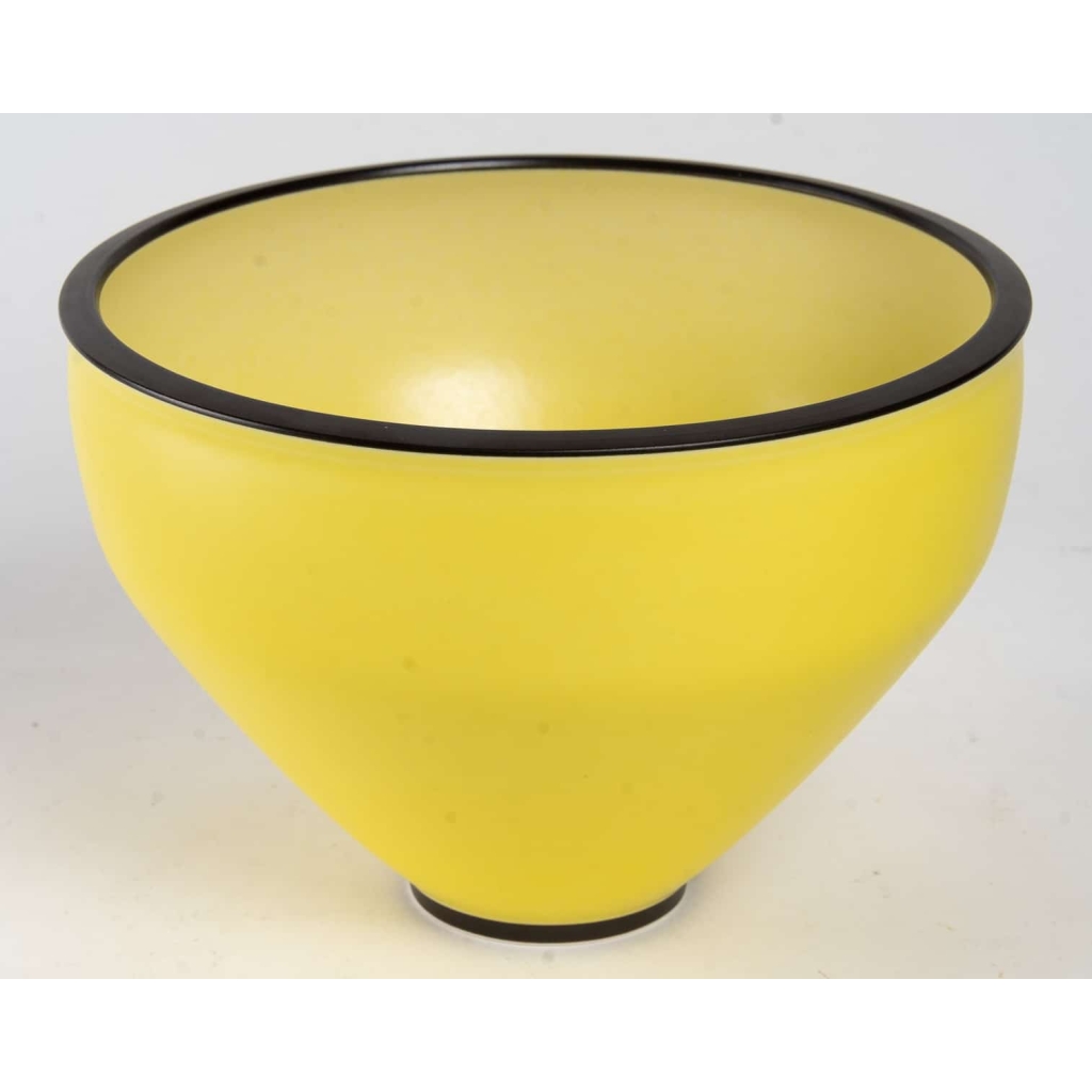 Grande coupe en porcelaine par Marc Uzan | Biron Grande coupe en porcelaine par Marc Uzan