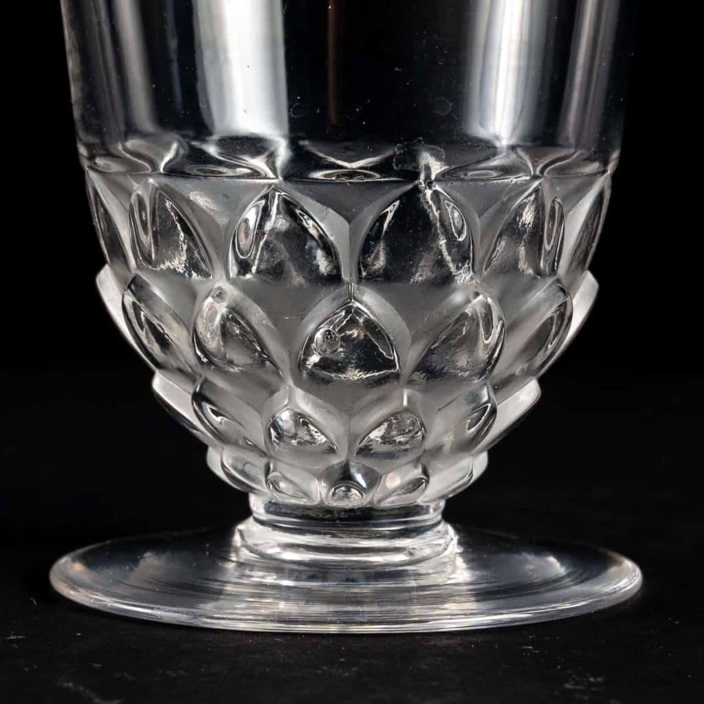 Suite de 8 verres à eau « Saint-Cyr » verre blanc de René LALIQUE | Biron Suite de 8 verres à eau "Saint-Cyr" verre blanc de René LALIQUE