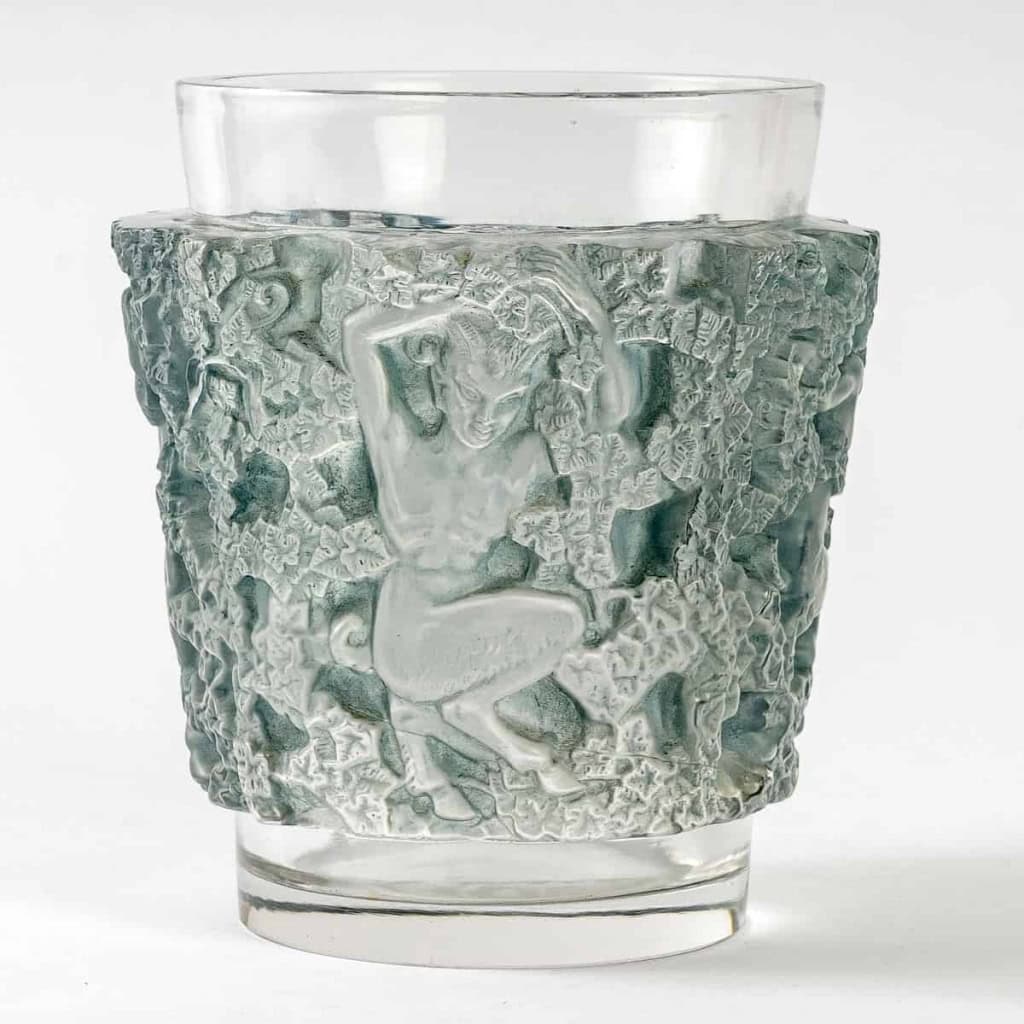 Vase « Bacchus » verre blanc patiné bleu de René LALIQUE | Biron Vase "Bacchus" verre blanc patiné bleu de René LALIQUE