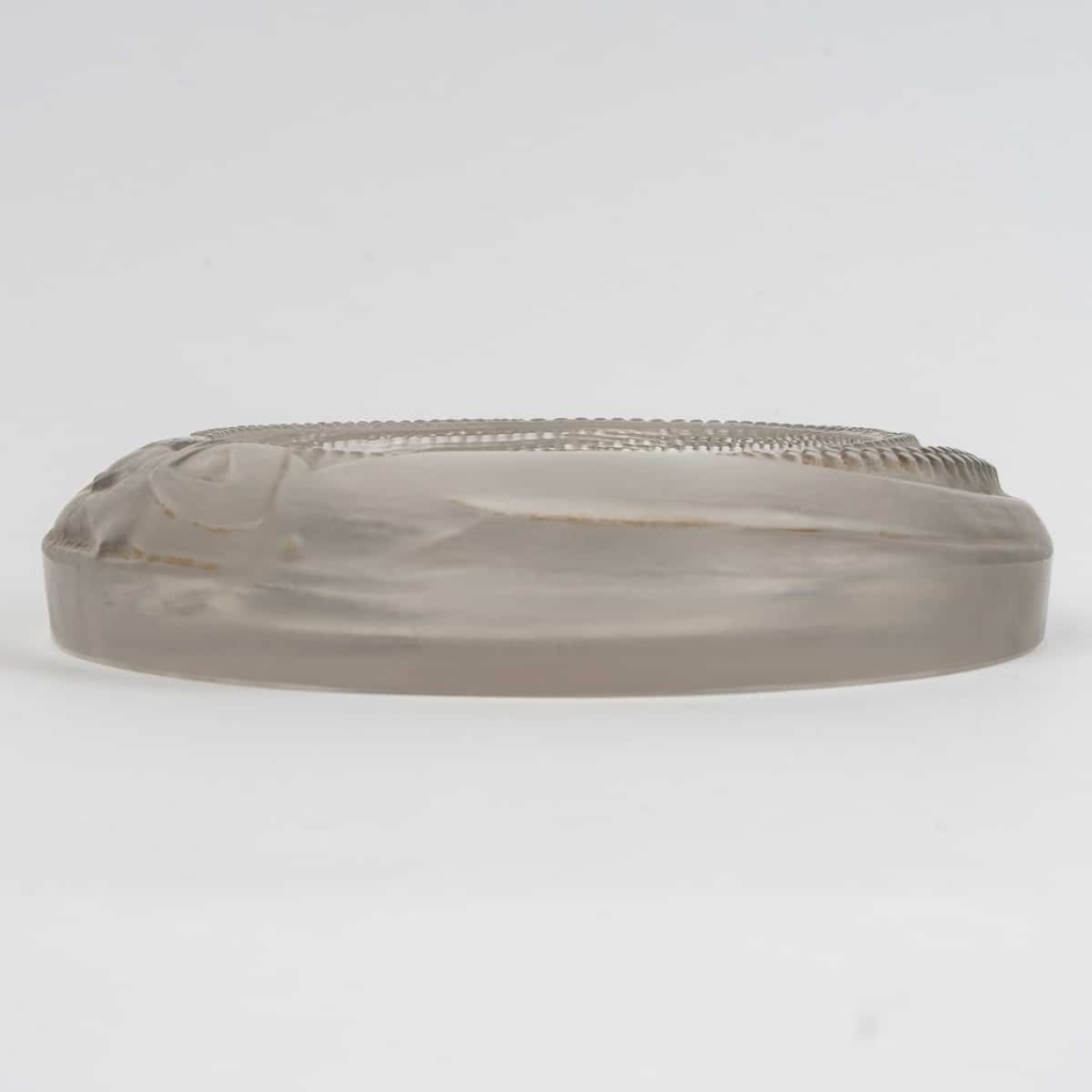 Cendrier « Anthéor » verre blanc de René LALIQUE | Biron Cendrier "Anthéor" verre blanc de René LALIQUE