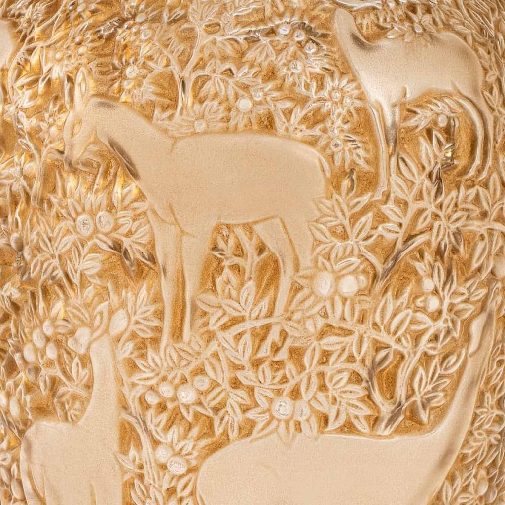Vase « Biches » verre blanc patiné sépia de René LALIQUE | Biron Vase "Biches" verre blanc patiné sépia de René LALIQUE