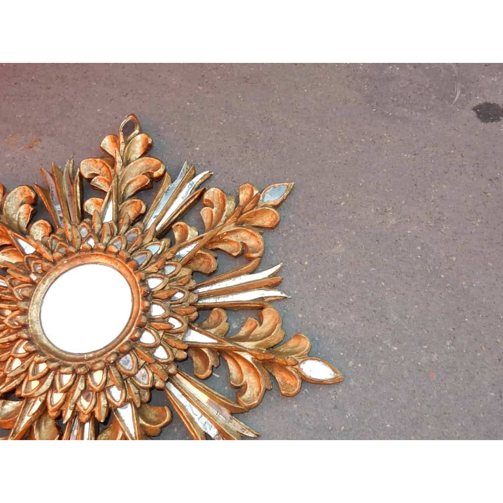 1970′ Miroir Soleil Décor Flocon De Neige, Bois Doré, Diamètre 72 cm | Biron 1970′ Miroir Soleil Décor Flocon De Neige, Bois Doré, Diamètre 72 cm