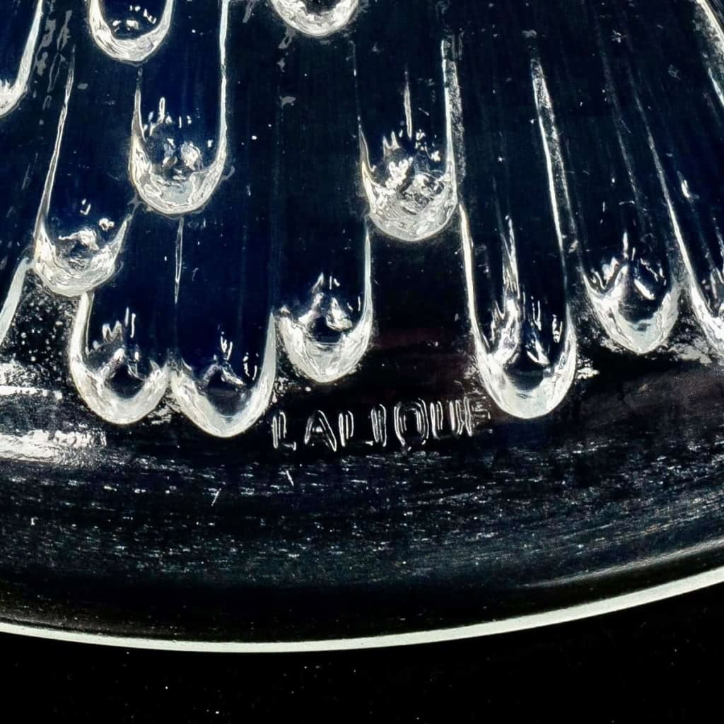 Boîte « Tokyo » – « Tokio » verre opalescent de René LALIQUE | Biron Boîte "Tokyo" - "Tokio" verre opalescent de René LALIQUE
