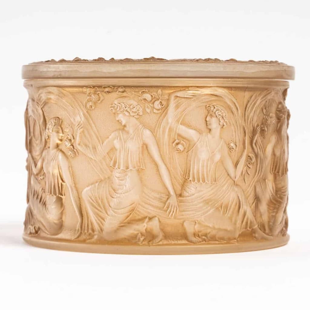 Boîte « Figurines et Voiles » verre blanc patiné sépia de René LALIQUE | Biron Boîte "Figurines et Voiles" verre blanc patiné sépia de René LALIQUE