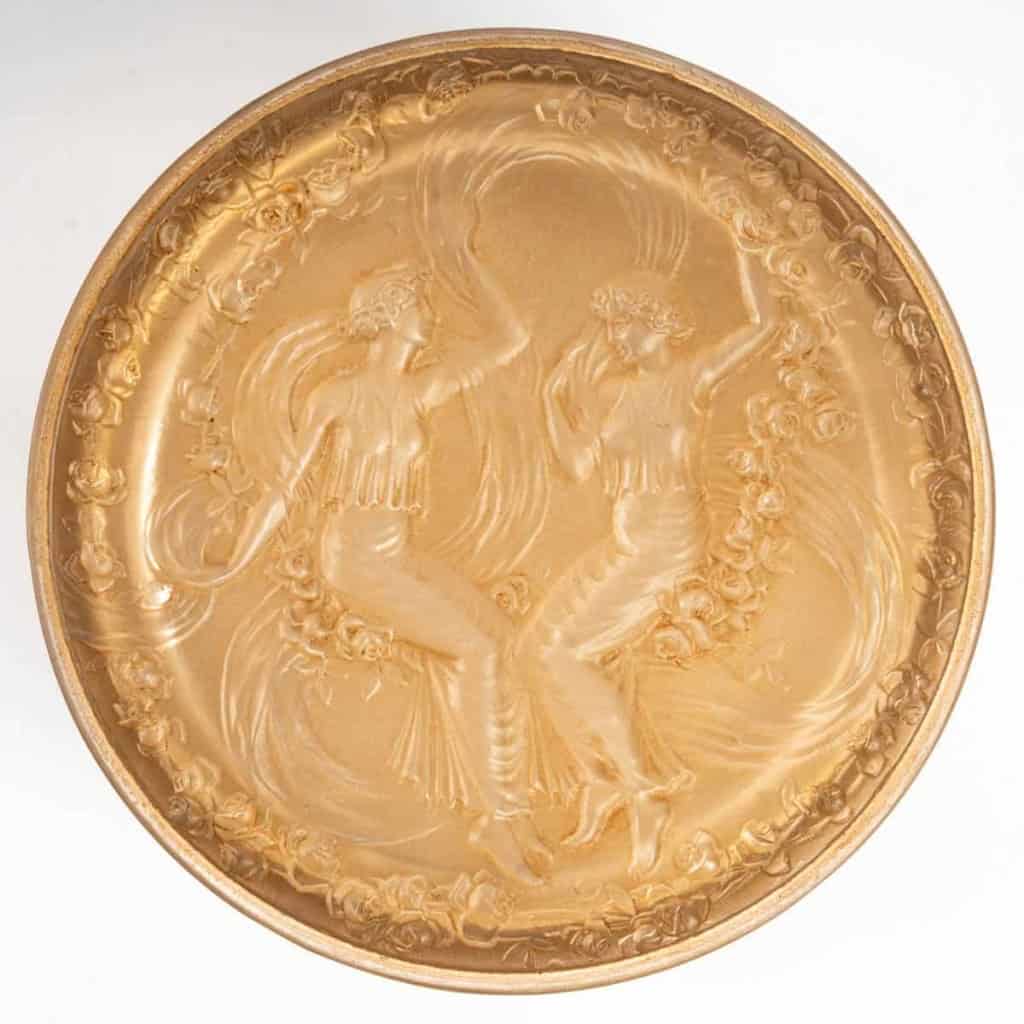 Boîte « Figurines et Voiles » verre blanc patiné sépia de René LALIQUE | Biron Boîte "Figurines et Voiles" verre blanc patiné sépia de René LALIQUE