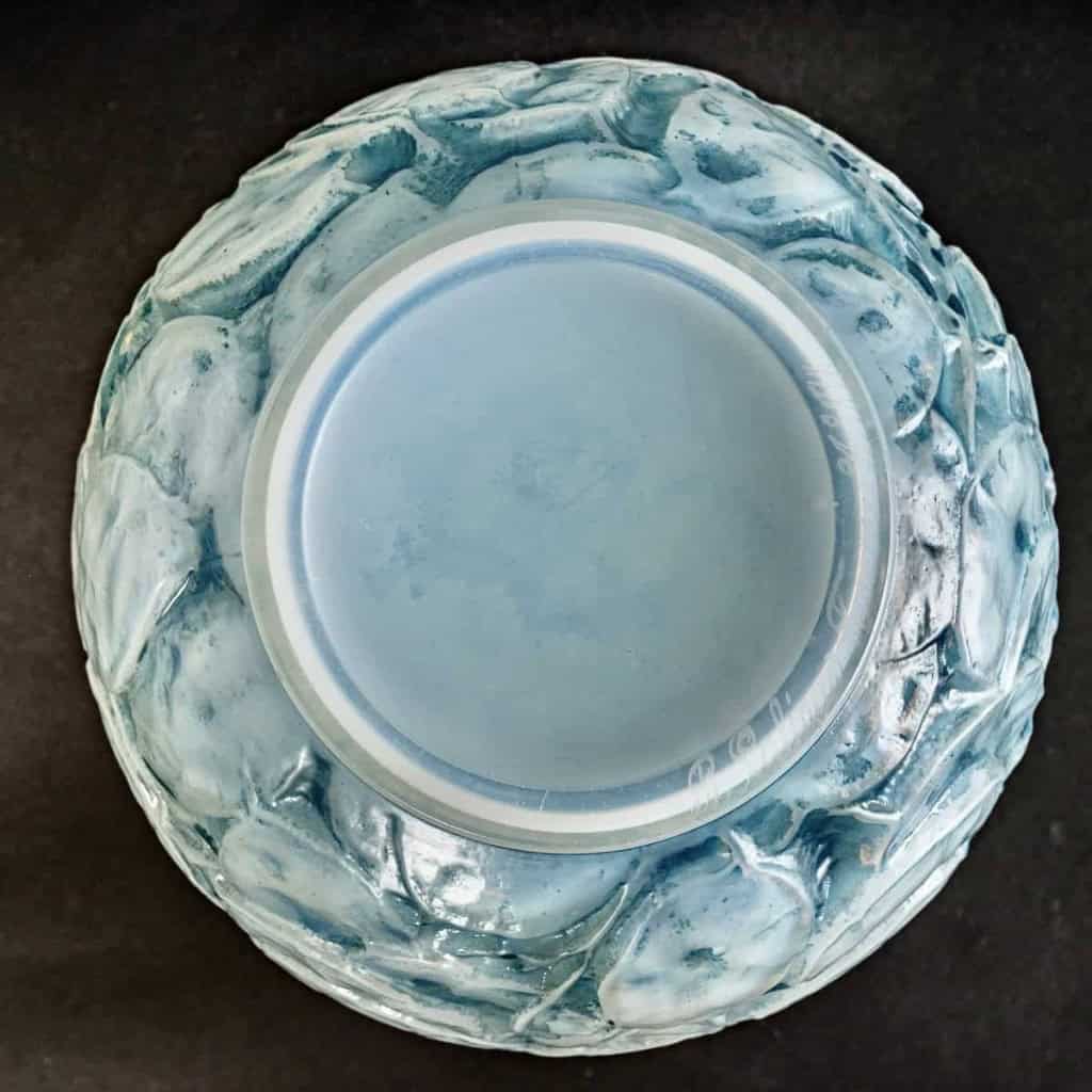 Vase « Monnaie du Pape » verre opalescent double couche patiné bleu de René LALIQUE | Biron Vase "Monnaie du Pape" verre opalescent double couche patiné bleu de René LALIQUE
