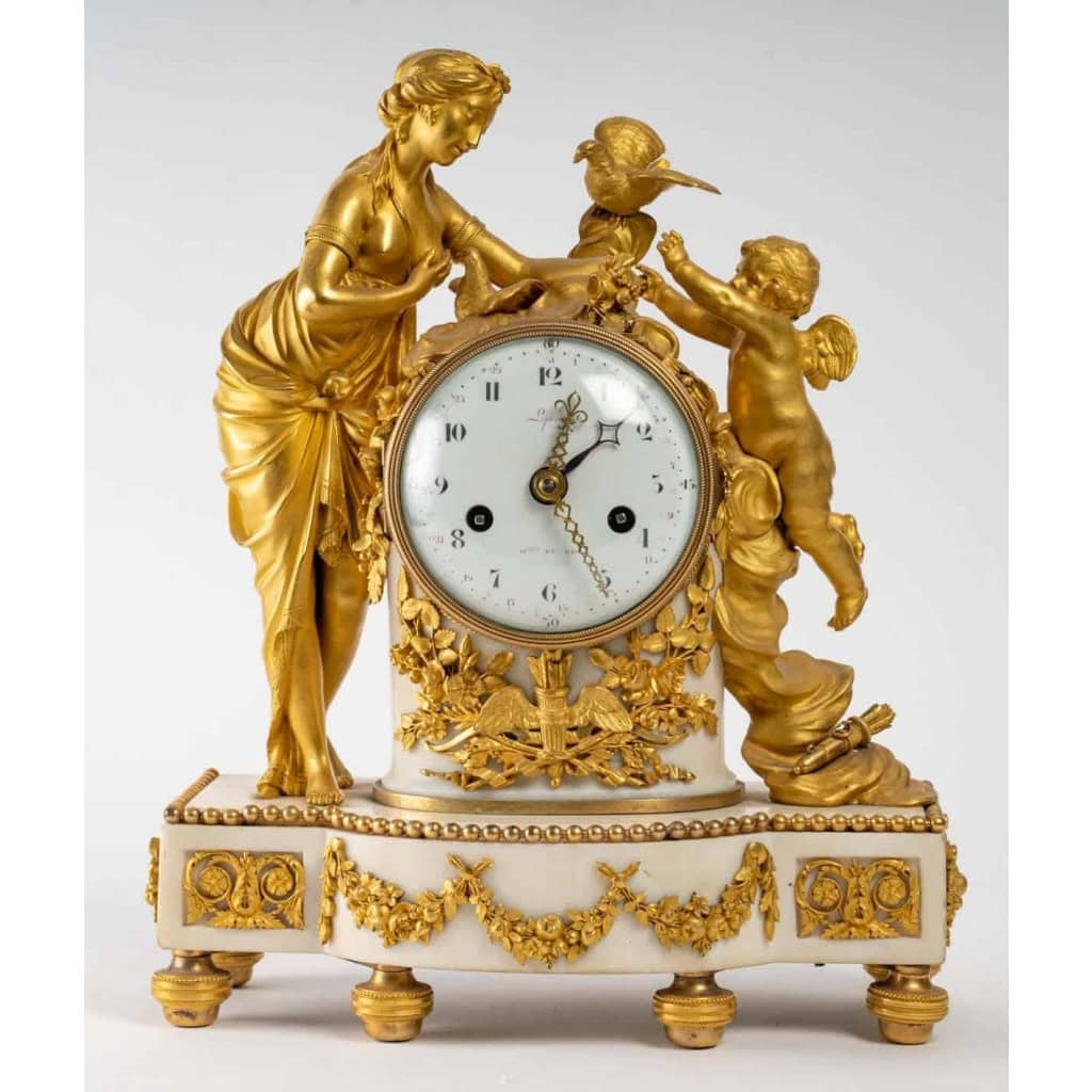 Belle Pendule en marbre blanc et bronze doré XVIIIème siècle | Biron ||||||