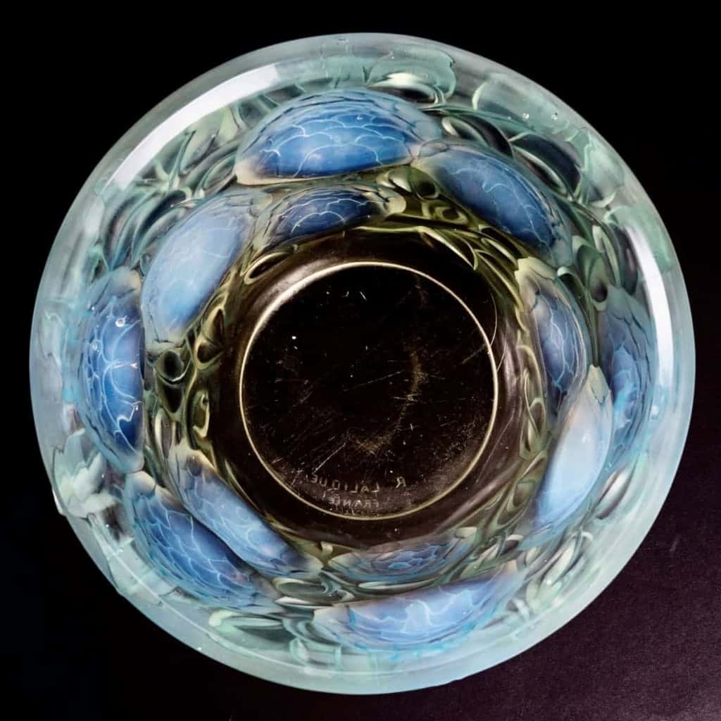 Vase « Oran » verre opalescent patiné bleu et vert de René LALIQUE | Biron Vase "Oran" verre opalescent patiné bleu et vert de René LALIQUE
