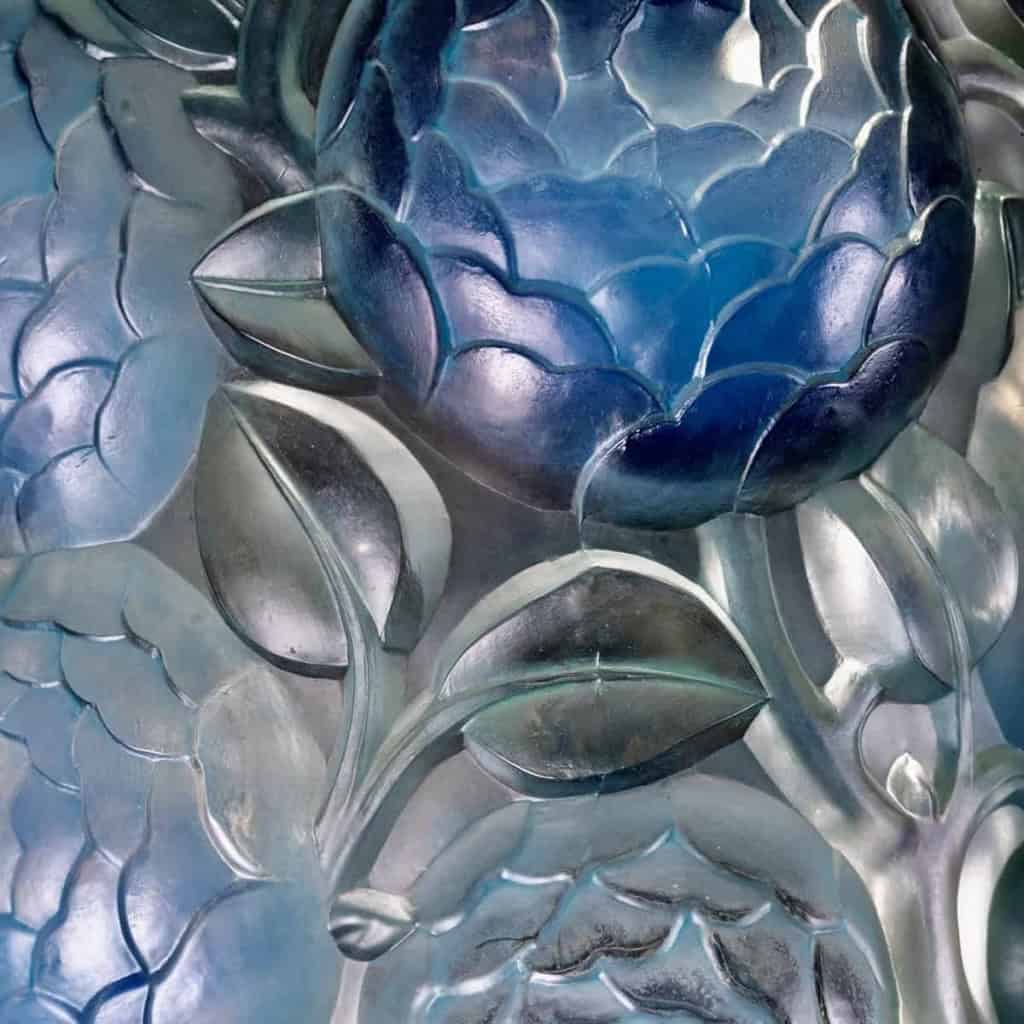 Vase « Oran » verre opalescent patiné bleu et vert de René LALIQUE | Biron Vase "Oran" verre opalescent patiné bleu et vert de René LALIQUE