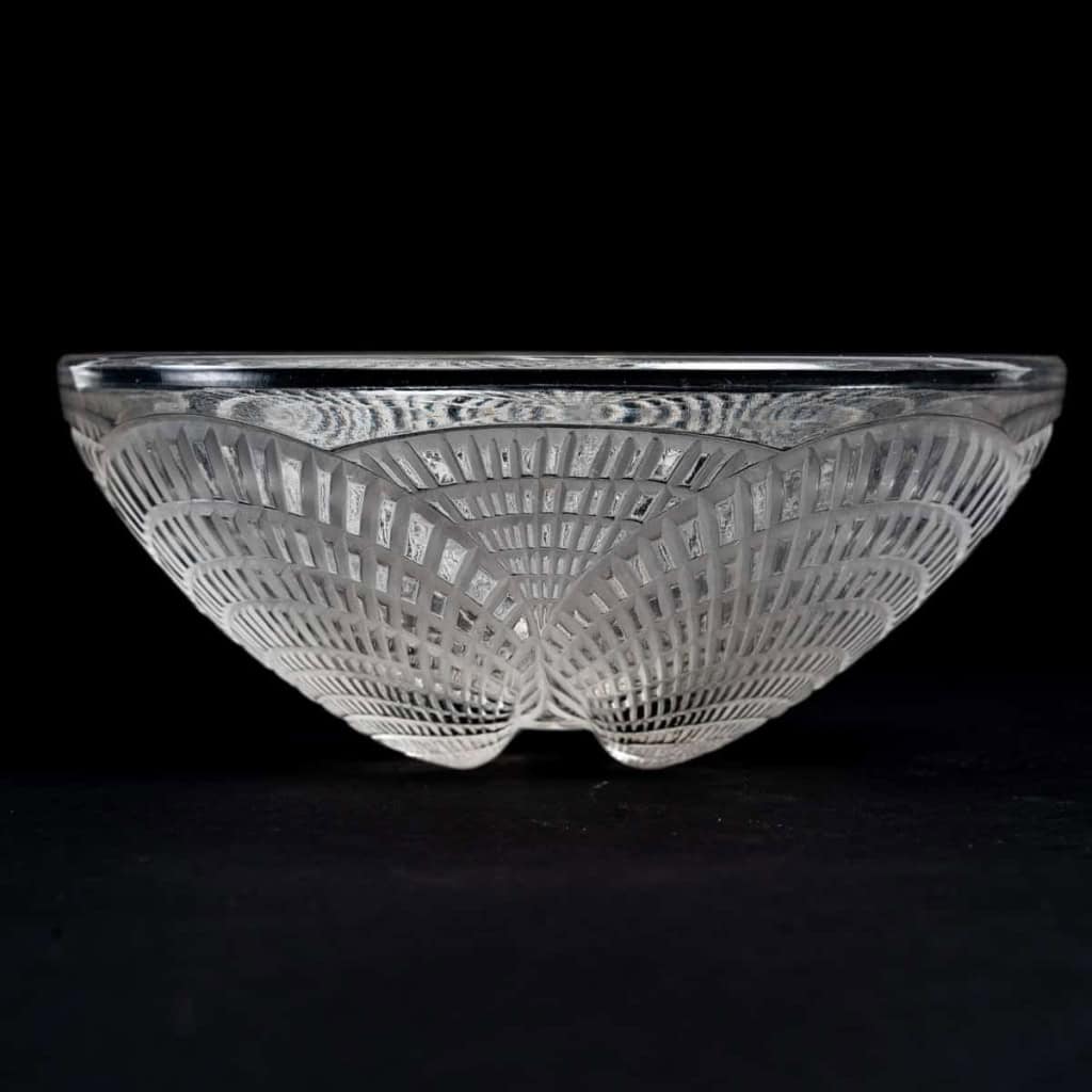 Suite de 10 Bols à Main « Coquilles » verre blanc René LALIQUE | Biron Suite de 10 Bols à Main "Coquilles" verre blanc René LALIQUE