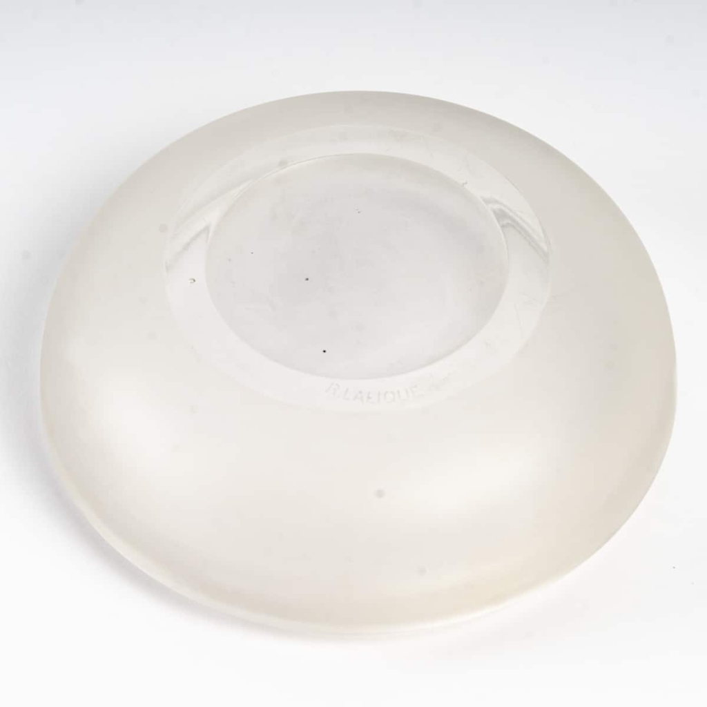 Boîte « Vallauris » verre blanc patiné bleu de René LALIQUE | Biron Boîte "Vallauris" verre blanc patiné bleu de René LALIQUE