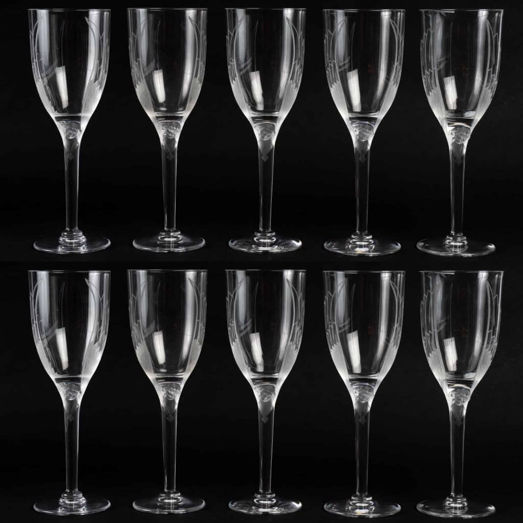 Suite de 10 flûtes à champagne « Ange de Reims » cristal blanc de Marc LALIQUE | Biron |||||||