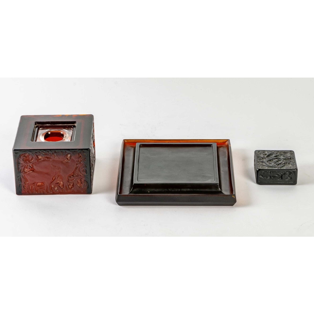 Encrier « Biches » complet verre rouge ambré de René LALIQUE | Biron Encrier "Biches" complet verre rouge ambré de René LALIQUE