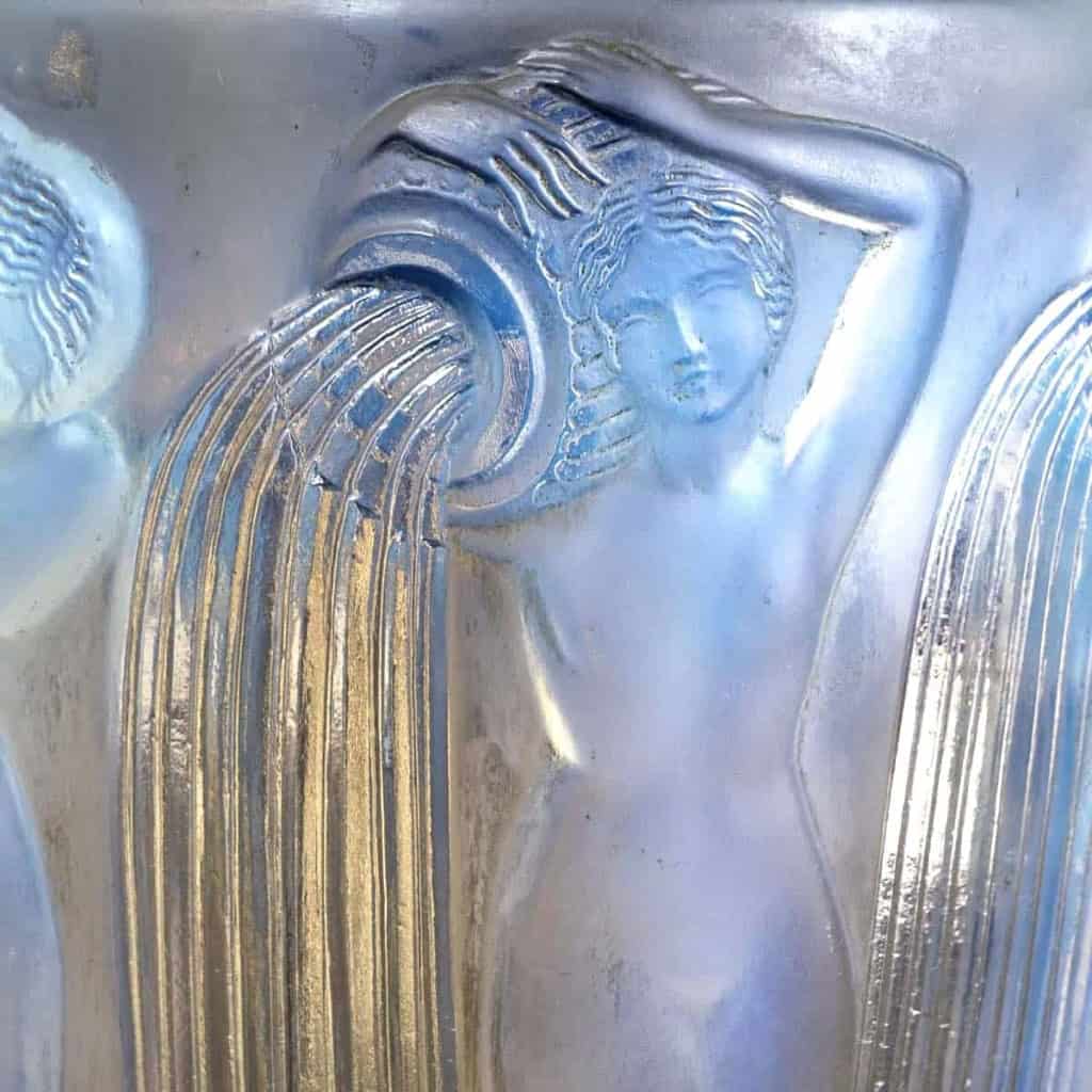 Vase « Danaïdes » verre opalescent de René LALIQUE | Biron Vase "Danaïdes" verre opalescent de René LALIQUE