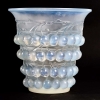 Vase « Montmorency » verre opalescent patiné bleu de René LALIQUE | Biron Vase "Montmorency" verre opalescent patiné bleu de René LALIQUE