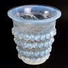 Vase « Montmorency » verre opalescent patiné bleu de René LALIQUE | Biron Vase "Montmorency" verre opalescent patiné bleu de René LALIQUE