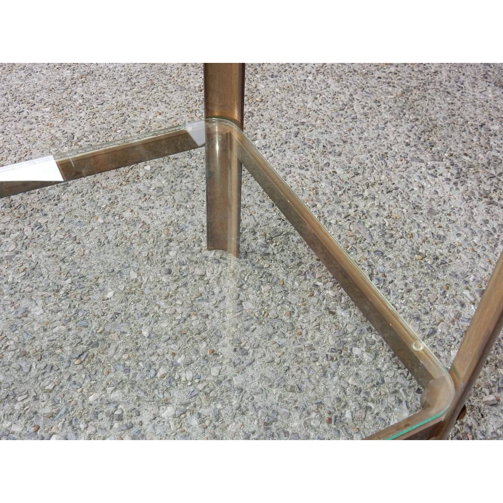 1970′ Guéridon Jacques QUINET, Pour la maison MALABERT. bronze doré. H : 60 cm L : 50 cm X 30 cm | Biron 1970′ Guéridon Jacques QUINET, Pour la maison MALABERT. bronze doré. H : 60 cm L : 50 cm X 30 cm