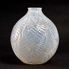 Vase « Espalion » verre opalescent double couche patiné gris de René LALIQUE | Biron |||||||