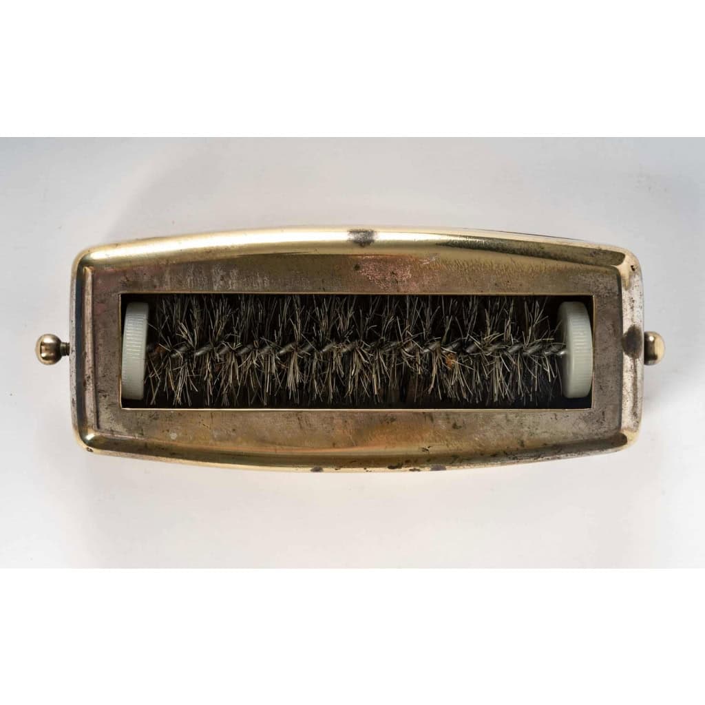 Ramasse miette en bronze, 1980 – 1990, style Art nouveau | Biron Ramasse miette en bronze, 1980 - 1990, style Art nouveau